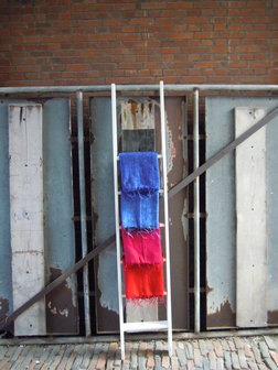 Yak sjaal rood / rood, midden blauw / blauw, lichtblauw/ blauw en roze / roze van fijne yak wol